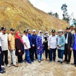 DPRD Jabar Meninjau Lokasi Pembangunan Jalur Keselamatan di Tanjakan Emen.