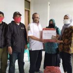 Nia Purnakania, Berikan Bantuan Masker Kepada Masyarakat Desa Majakerta