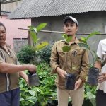 Adera Field Berikan 1000 Batang Bibit Buah ke Talang Kampai Desa Benuang