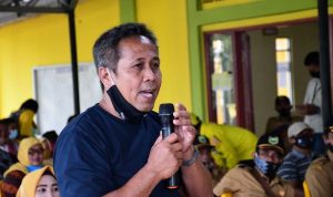 Masyarakat Desa Pongkor Keluhkan Infrastruktur Jalan yang Rusak Parah