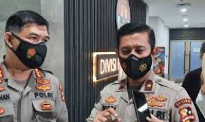 Pengacara HRS Tak Masuk Ruang Sidang, Ini Kata Polisi