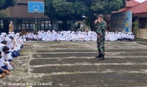 Babinsa Gedepangrango Berikan Penyuluhan Kepada Pelajar SMPN 1 Kadudampit