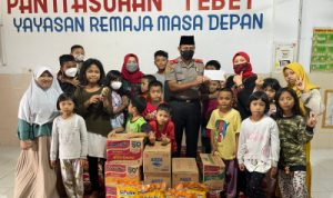 Kompol Moh Faruk Rozi Berikan Santuan Kepada Anak Yatim Piatu