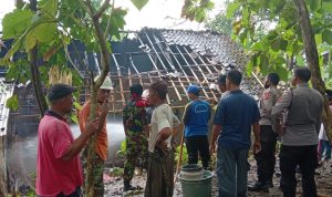 Rumah Lansia di Banjaranyar Ciamis Hampir Habis Terbakar