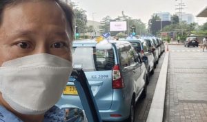 Curi Perhatian Publik, CEO Blue Bird Blusukan Jajal Jadi Sopir Taksi
