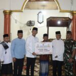 Safari Ramadhan 1446 H di PALI, Bupati Asgianto Salurkan Bantuan untuk Masjid At-Thahirin