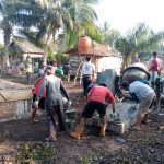 Warga Handayani Gotong Royong Bangun Pondasi Masjid Amr-Jannah