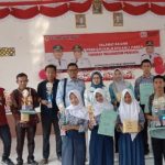 Camat Penukal Serahkan Hadiah Lomba HUT RI ke-80, Warga PALI Rayakan dengan Meriah