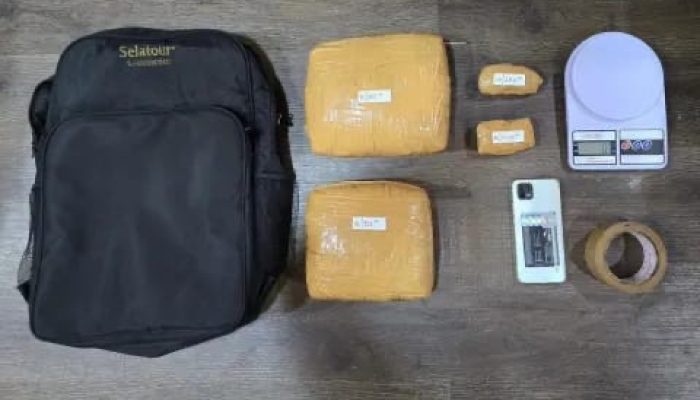 2 Kg Ganja Di Aman Polda Metro Jaya Saat Hendak Di Edarkan di Jakarta Timur